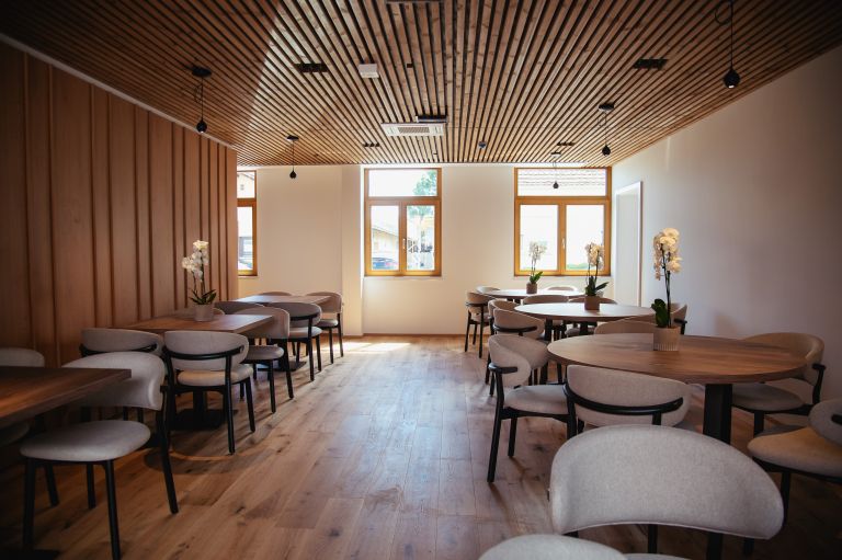 sončno-polje, tešanovci, butični-turizem, hotel, odprtje, turizem