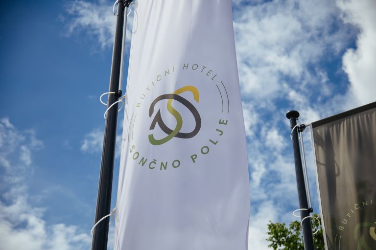 sončno-polje, tešanovci, butični-turizem, hotel, odprtje, turizem