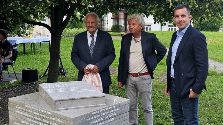 odkritje-novega-lista-rastoce-knjige-novega-mesta-posveceno-dragotinu-ketteju