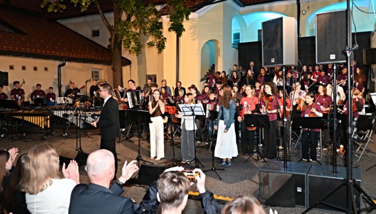 glasbena-sola-gornja-radgona, vecer-v-mestu