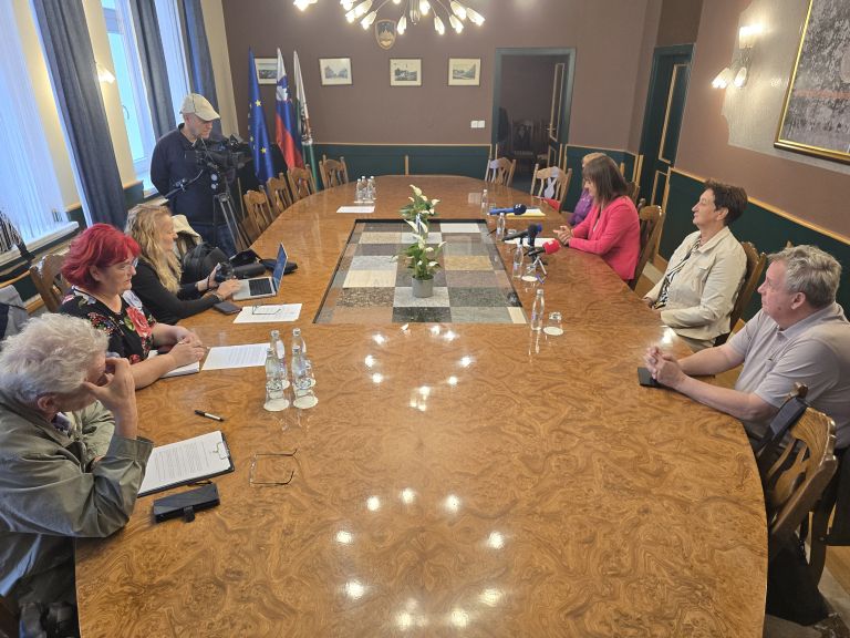 podpis-pogodbe, olga-karba, pavla-majcen