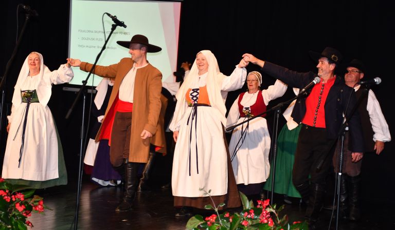 skupaj-ohranjajmo-ljudsko-pesem-in-ples