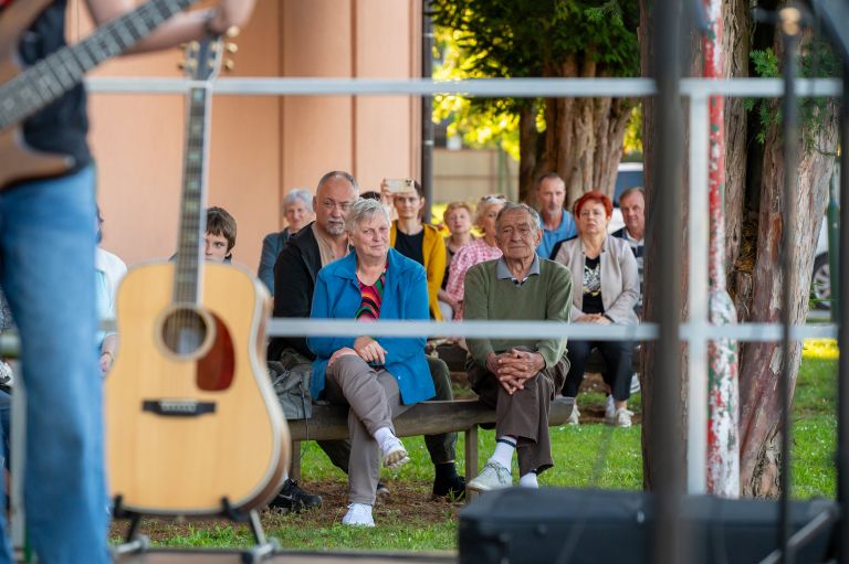 oš-beltinci, friški-lüft, koncert
