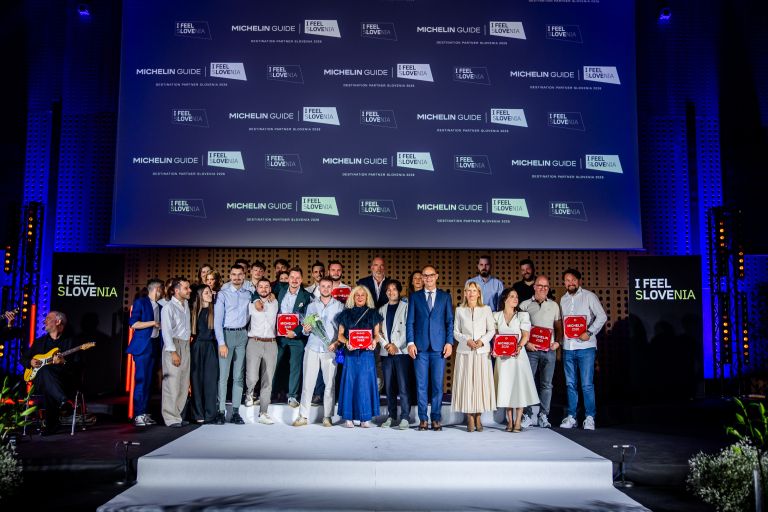 Michelin 2026 prejemniki zvezdic z dr. Anžetom Logarjem in mag. Majo Pak Olaj_foto Siniša Kanižaj za STO.jpg
