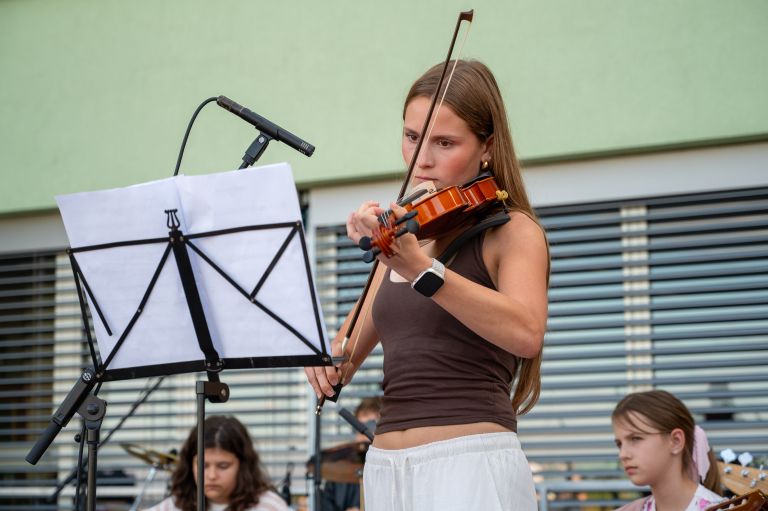 oš-beltinci, friški-lüft, koncert
