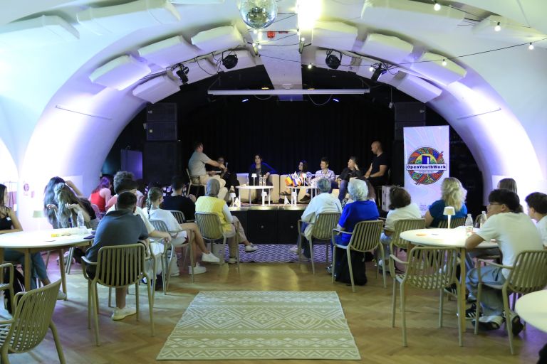 drustvo-kreativne-mladine, okrogla-miza, open-youth-work-for-open-society