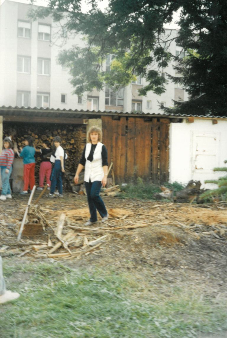 Med delom v dijaškem domu.jpg