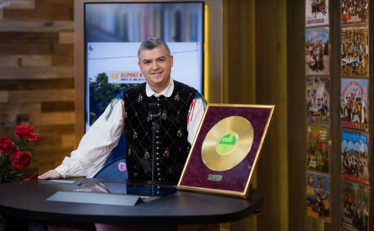6 Simon Golobič_Glasbeni arhiv_Foto TV Veseljak Golica.jpeg