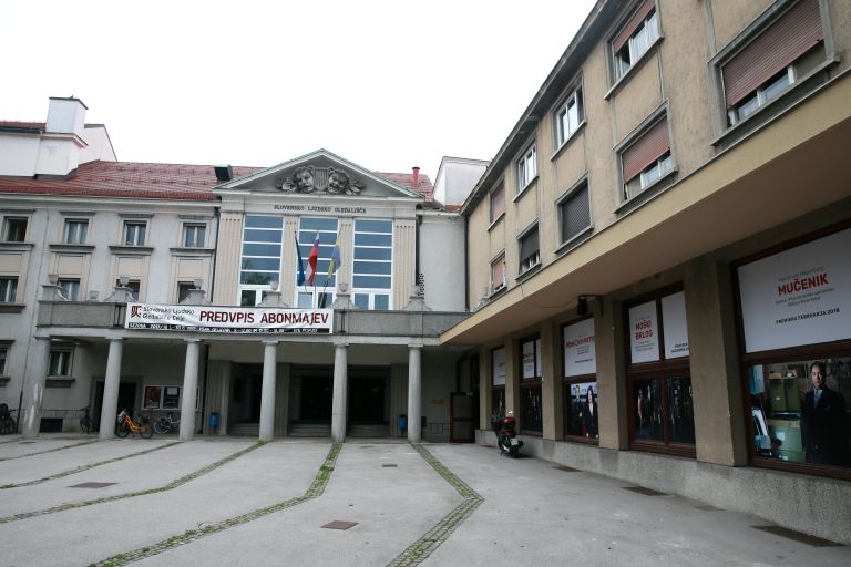Gledalisce 0002.JPG