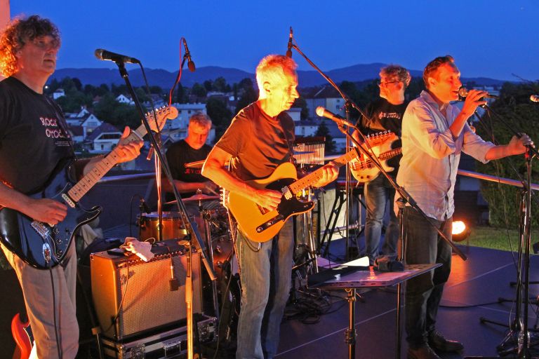 slon-in-cvet-je-v-jeseni, muzejski-vrtovi, festival-novomesko-poletje