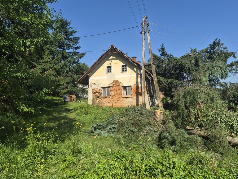 Kmetija Koračice.jpg