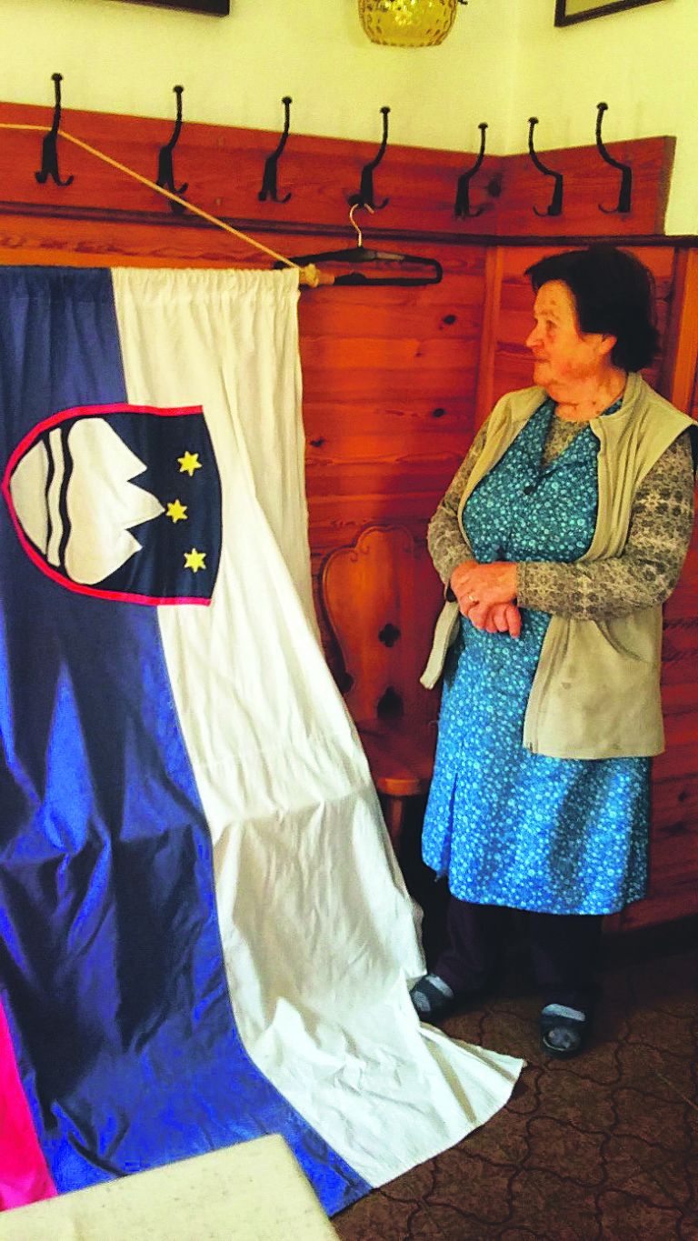 Zastava logarska.jpg
