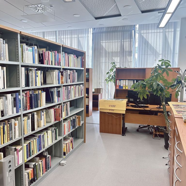 knjižnica.jpg