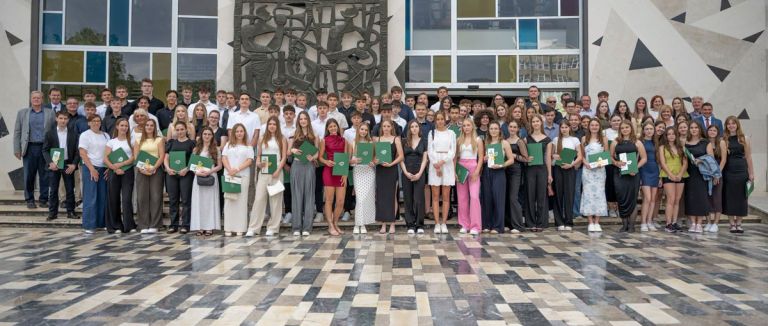 Odlični-učenci-in-dijaki-2026.jpg