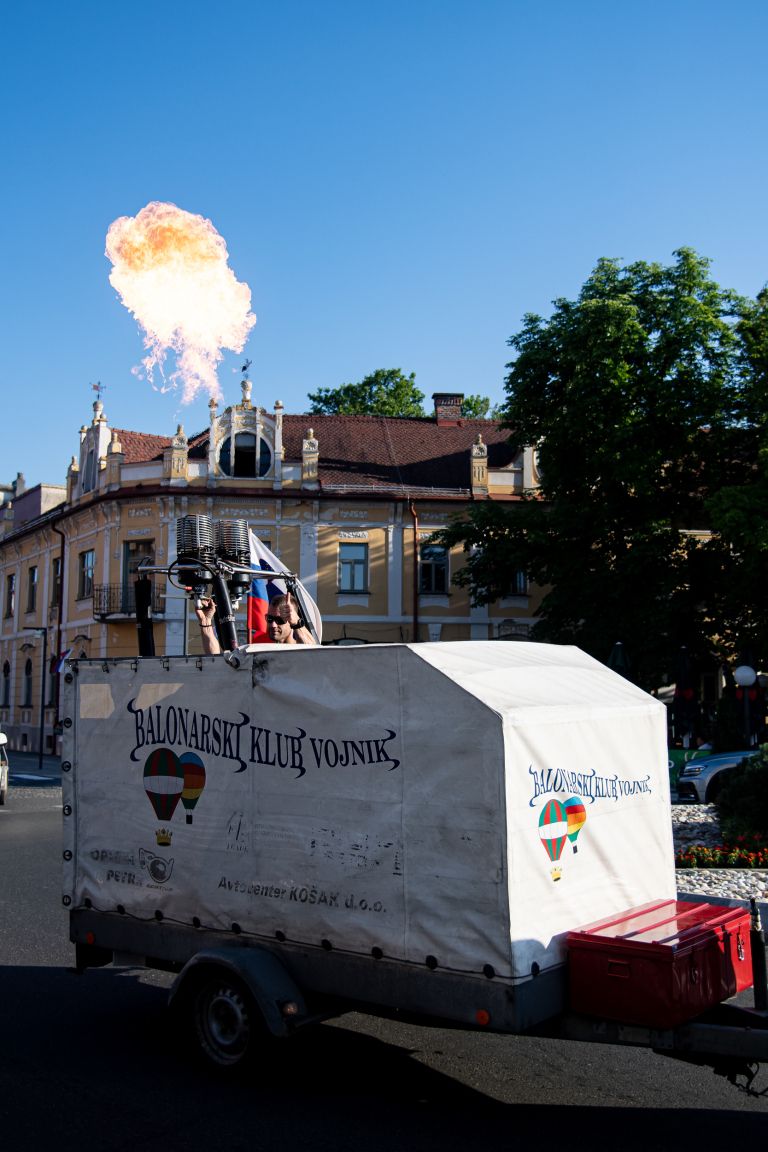 odprto-prvenstvo-v-letenju-s-toplozracnimi-baloni, povorka, baloni