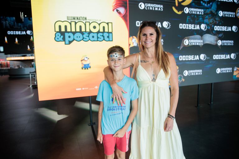 TEJA JUGOVIC_3_Na premieri filma MINIONI IN POŠASTI v Odiseji.jpg