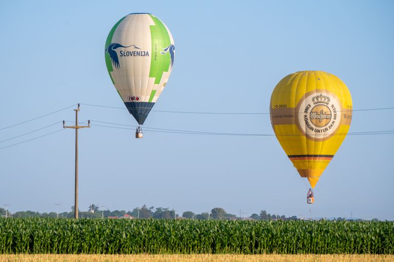 balon, odprto-drzavno-prvenstvo-slovenije-in-madzarske-v-letenju-s-toplozracnimi-baloni, baloni