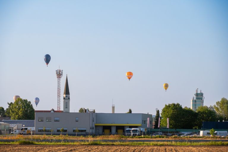 balon, odprto-drzavno-prvenstvo-slovenije-in-madzarske-v-letenju-s-toplozracnimi-baloni, baloni