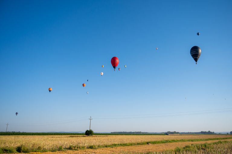 balon, odprto-drzavno-prvenstvo-slovenije-in-madzarske-v-letenju-s-toplozracnimi-baloni, baloni