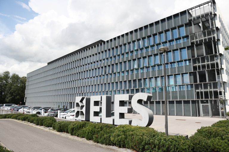 UV1-eles-RB.jpg