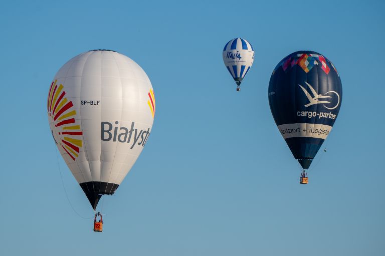 balon, odprto-drzavno-prvenstvo-slovenije-in-madzarske-v-letenju-s-toplozracnimi-baloni, baloni