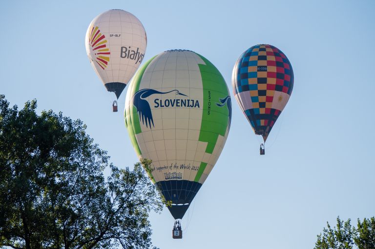 balon, odprto-drzavno-prvenstvo-slovenije-in-madzarske-v-letenju-s-toplozracnimi-baloni, baloni