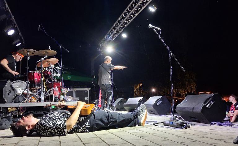 daleka-obala, koncert, mursko-sredisce, ljeto-uz-muru, festival, hrvatska-gana
