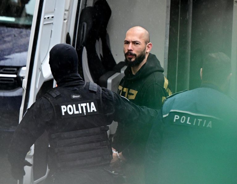 Andrew Tate in policija