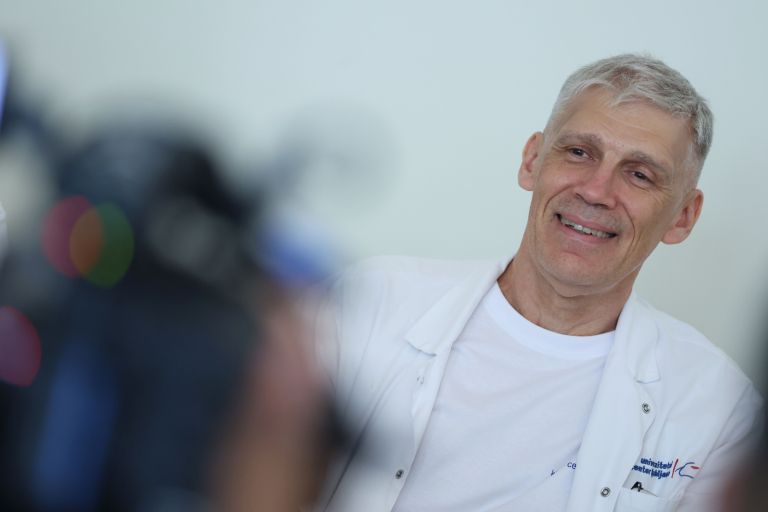 Prof. dr. Aleksandar L. Krunić, specialist dermatovenerologije i nMOHS kirurgije, gostujoči profesor .jpg