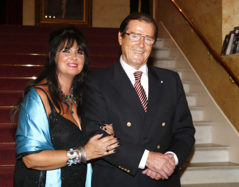 caroline munro 2.jpg
