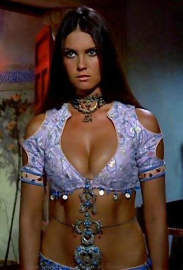 caroline munro 3.jpg