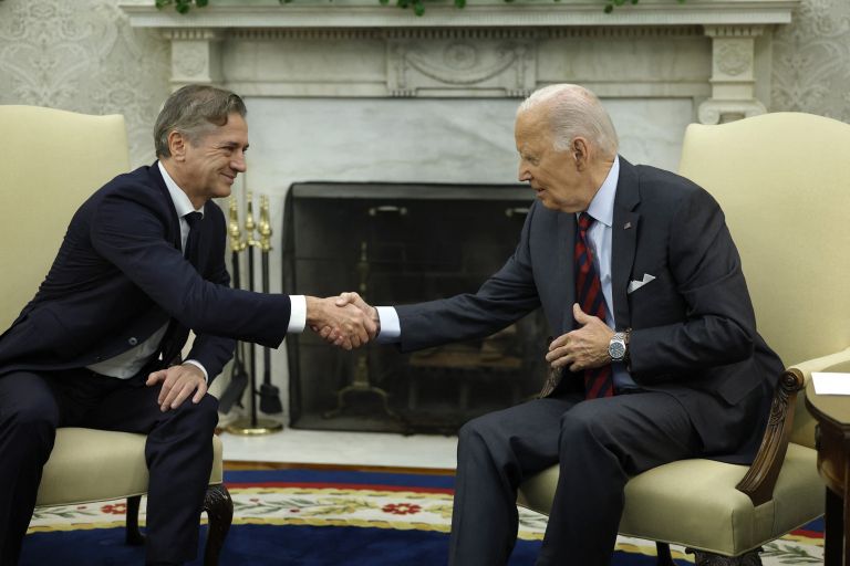 golob biden bela hisa pf.jpg