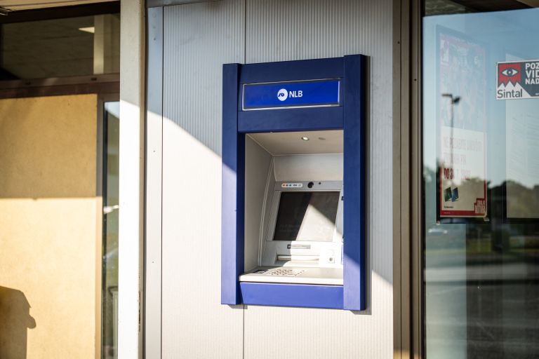 bankomat, veržej, nlb