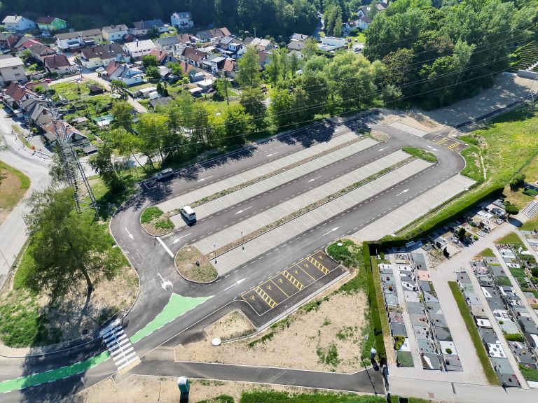 Parkirišče pri Mestnem pokopališču Celje