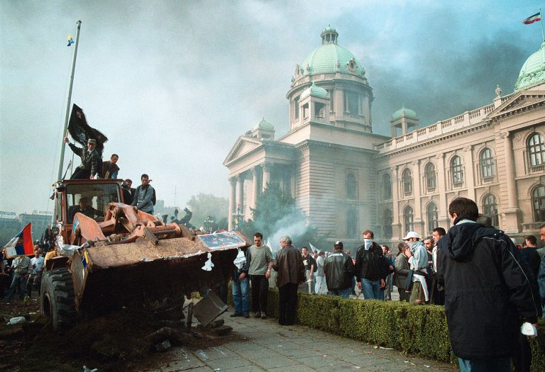 1 protesti beograd 2000 pf.jpg