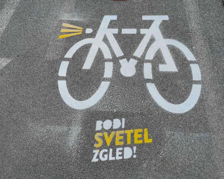 policka Kampanja_Bodi svetel zgled_talne oznake 2.jpg