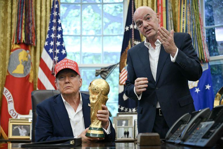 donald trump, gianni infantino.jpg