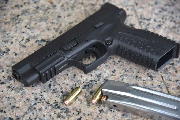 pistola orozje.JPG