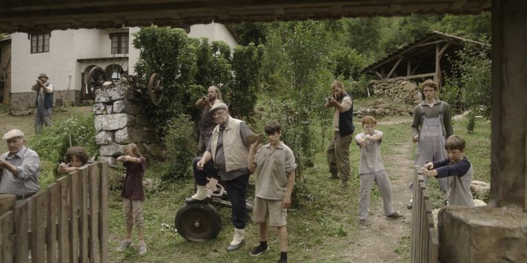 Celotno vas hromi in povezuje strogo varovan, krvavi greh iz leta 1991.