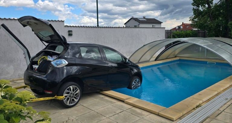 renault zoe, bazen.jpg
