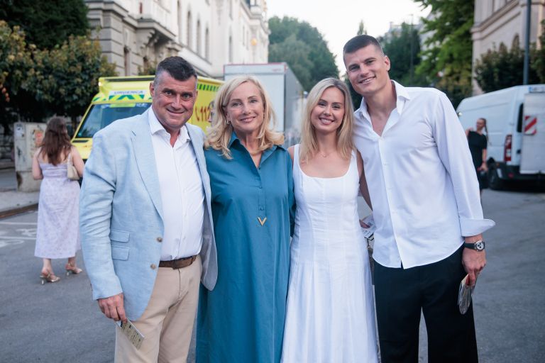 jaka bijol family ms.jpg