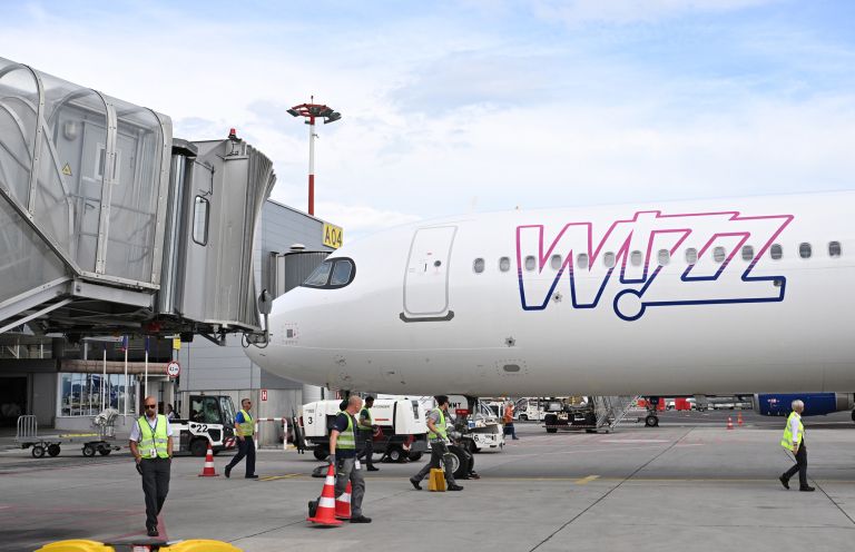 PER-wizz air-bobo.jpg