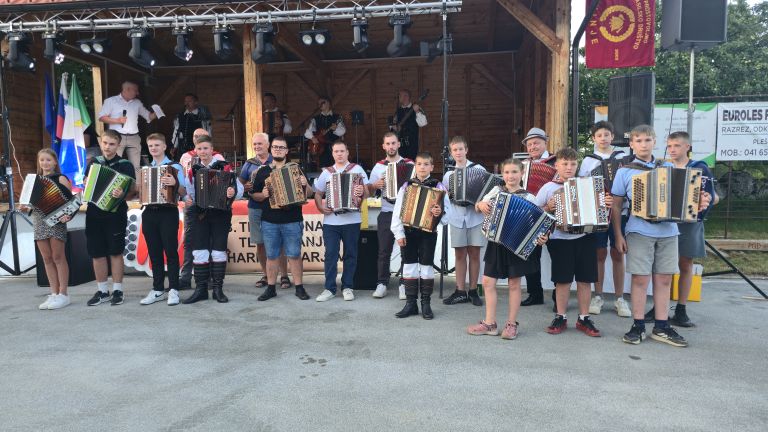 tekmovanje-harmonikarjev-hinje
