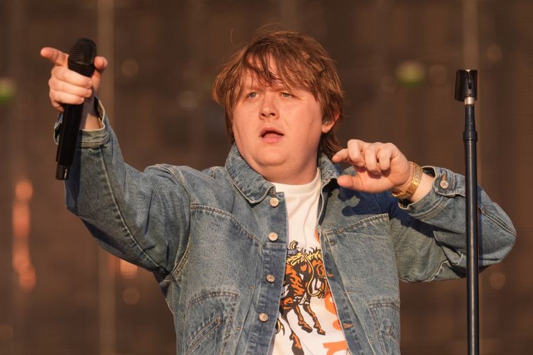 Lewis Capaldi (2).jpg