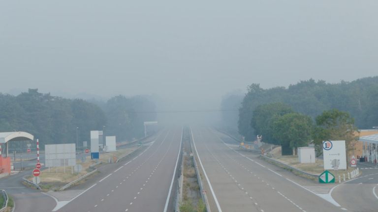 požar, pariz, avtocesta