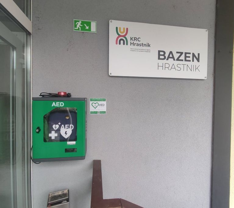 AED HRASTNIK Bazen.jpg