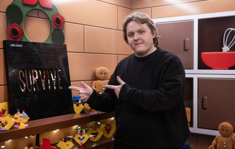 Lewis Capaldi (3).jpg