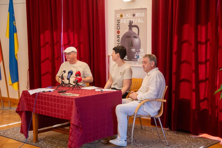 mednarodni-folklorni-festival-beltinci, novinarska-konferenca