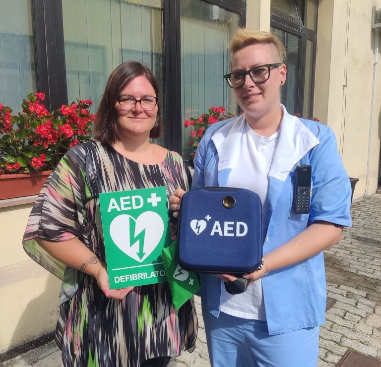AED HRASTNIK Dom starejsih.jpg