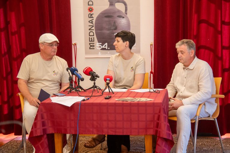 mednarodni-folklorni-festival-beltinci, novinarska-konferenca